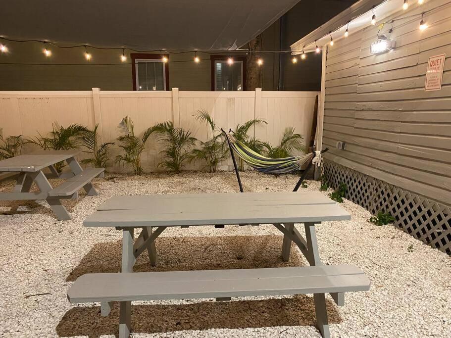 Contemporary 1-Bedroom Private Bungalow Walk To Armature & Riverwalk Тампа Екстериор снимка
